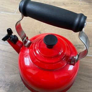 Le Creuset tea Kettle